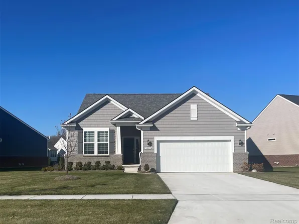 2015 Coventry Dr, Clarkston, MI 48346