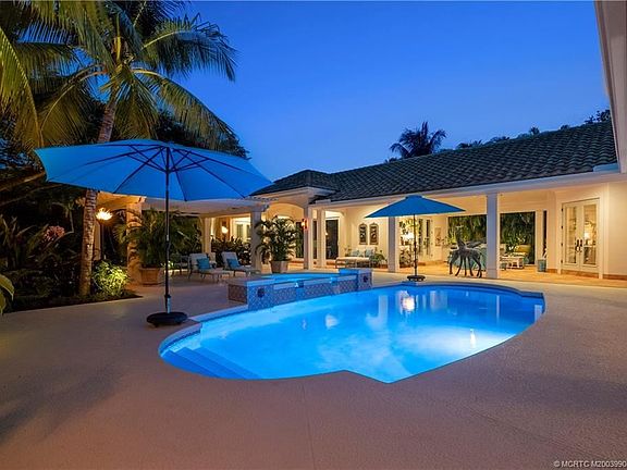 5th image of 1271 SW Robys Way