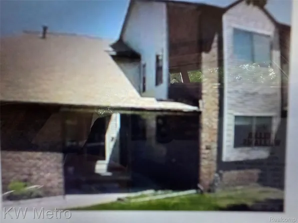 6680 Ridgefield Cir, West Bloomfield, MI 48322