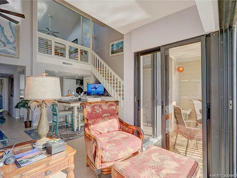 310 NE Golfview Cir #310 — Photo 11