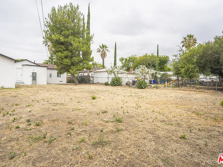 4555 Acacia Ave — Photo 25