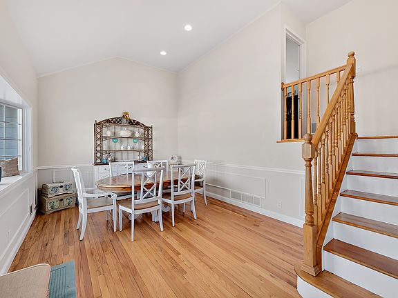 5th image of 2792 Crescent Dr