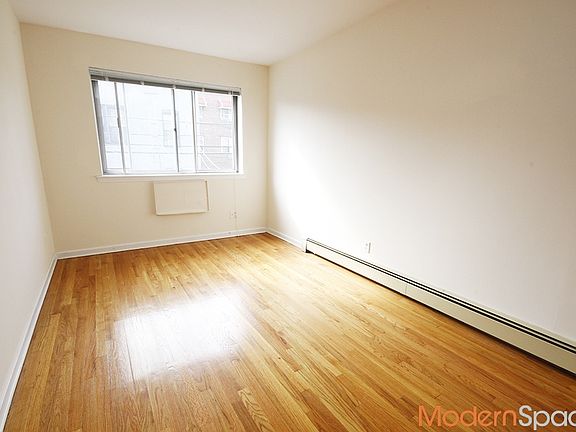 5th image of 3162 44th St
