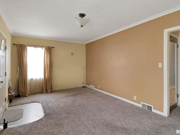 3rd image of 2321 W Sherman Ave