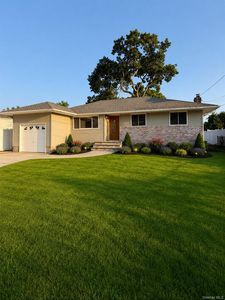 2 5th Avenue, Farmingdale, NY, 11735