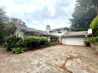 93327 Hillcrest Ln, North Bend, OR 97459