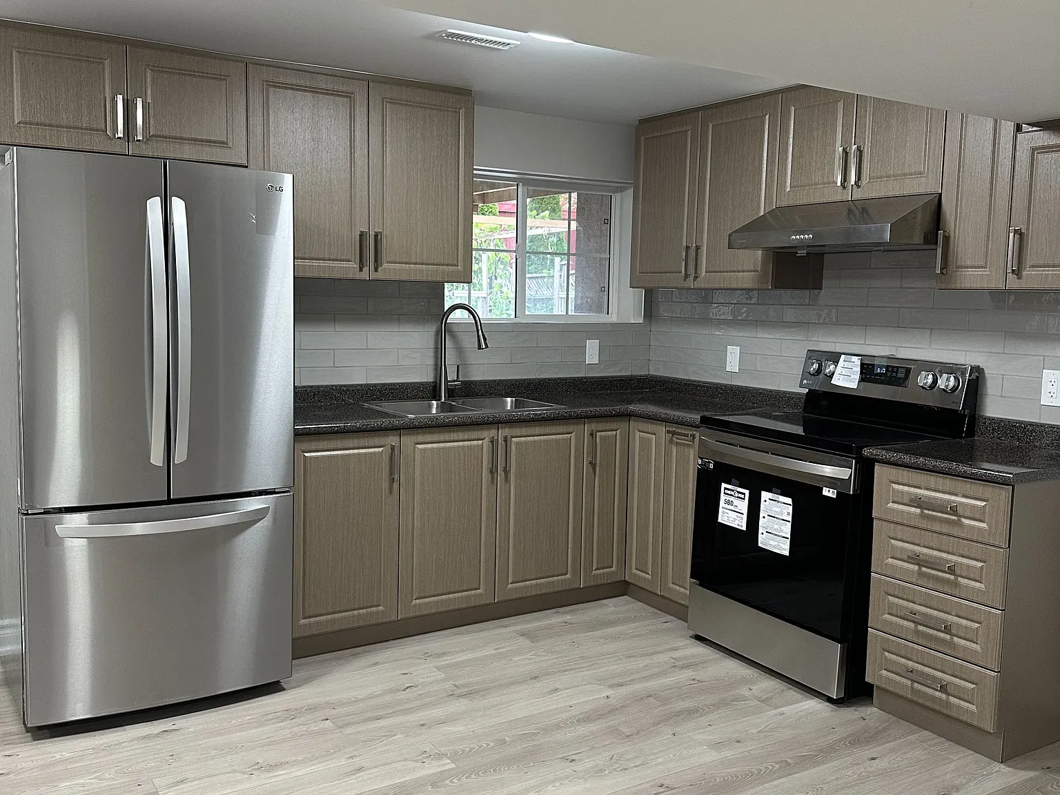 2 bed, $2,350 — Photo 2