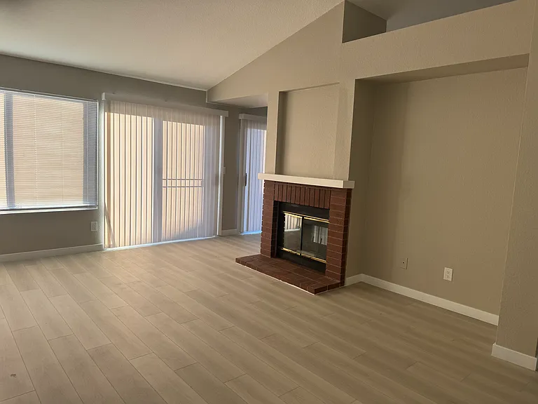 7447 Palermo Ave — Photo 7