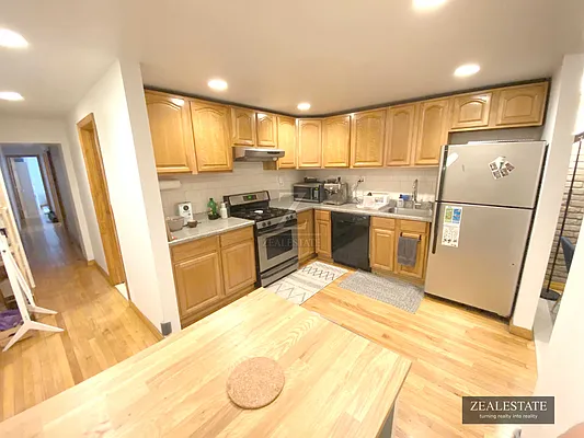 Rented by ZealEstate Group Inc | media 17