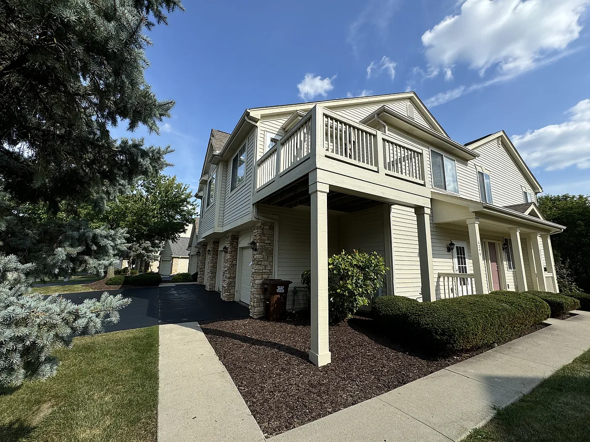 Building Photo - 6251 Commonwealth Dr #1