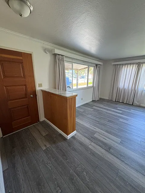 511 Palm Ave — Photo 2
