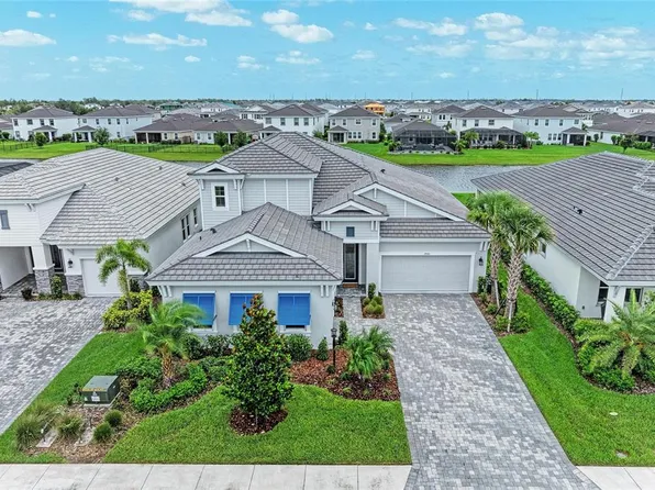 17725 Roost Pl, Lakewood Ranch, FL 34211