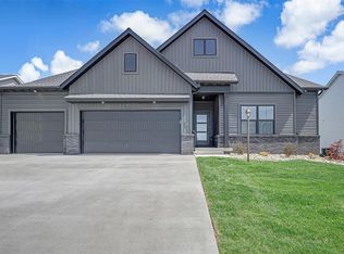 3163 Ashley Dr, Glen Carbon, IL 62034