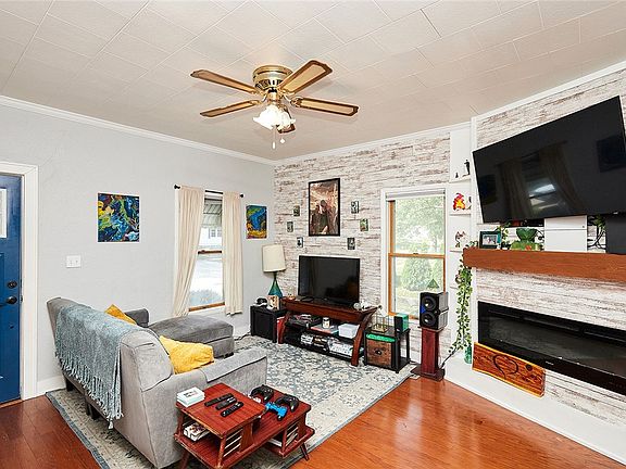 3rd image of 504 W Boston Ave
