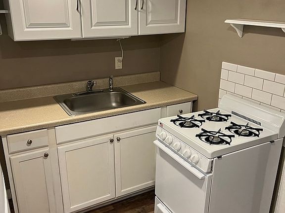 2nd image of 7 Russell St #1