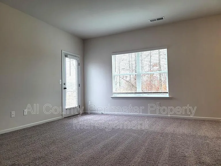25 Rambling Oaks Dr — Photo 4
