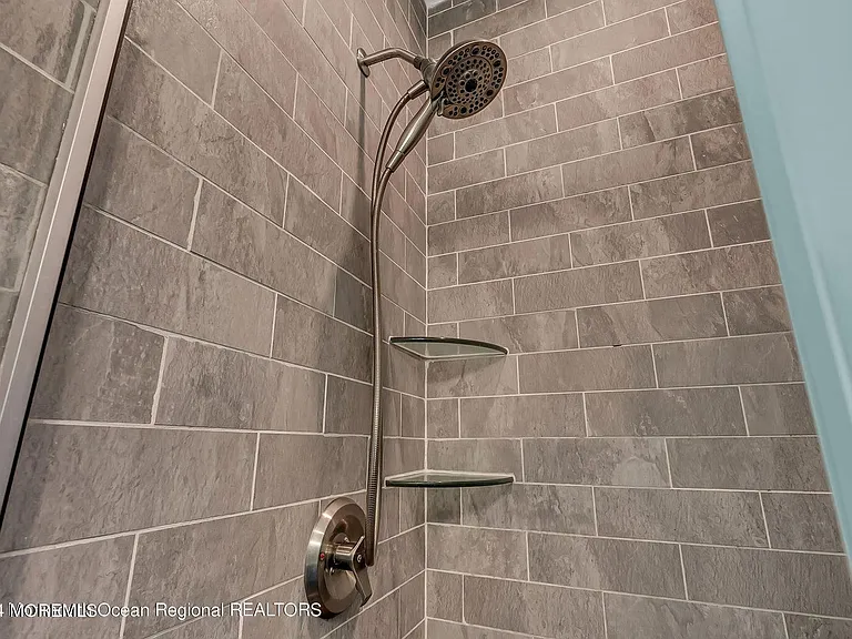 515 Monmouth Rd — Photo 11