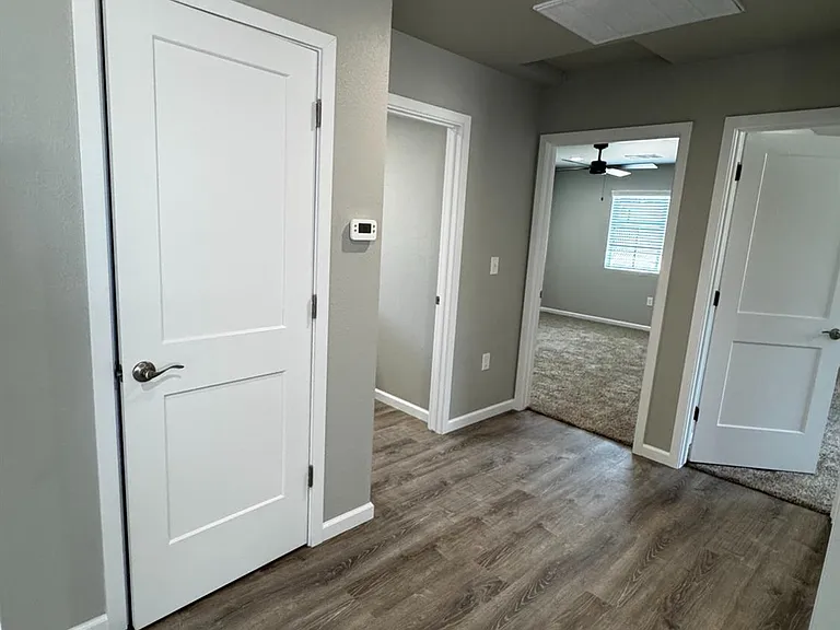 4834 N Fruit Ave — Photo 6