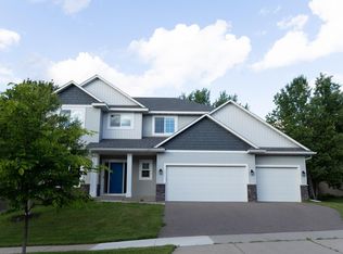 2007 Grant Dr, Northfield, MN 55057