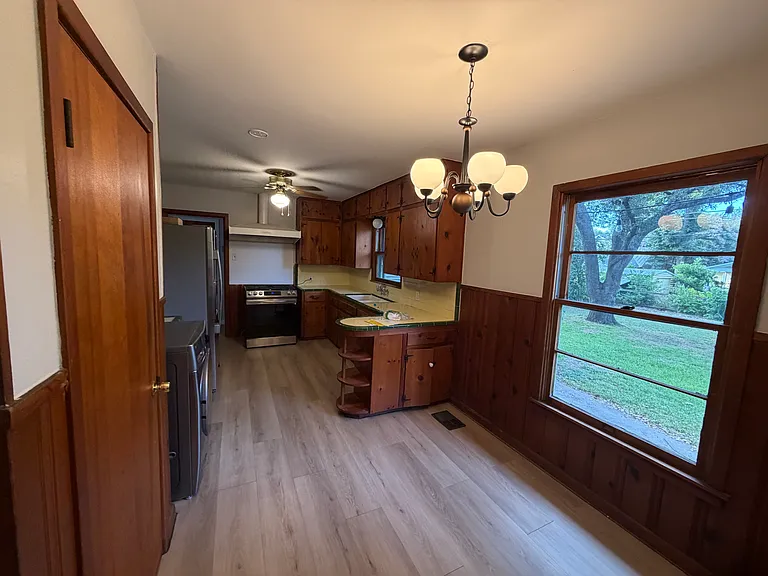 1507 Aggie Ln — Photo 8
