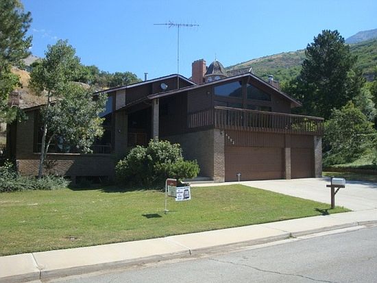 2nd image of 4692 Windsor Dr