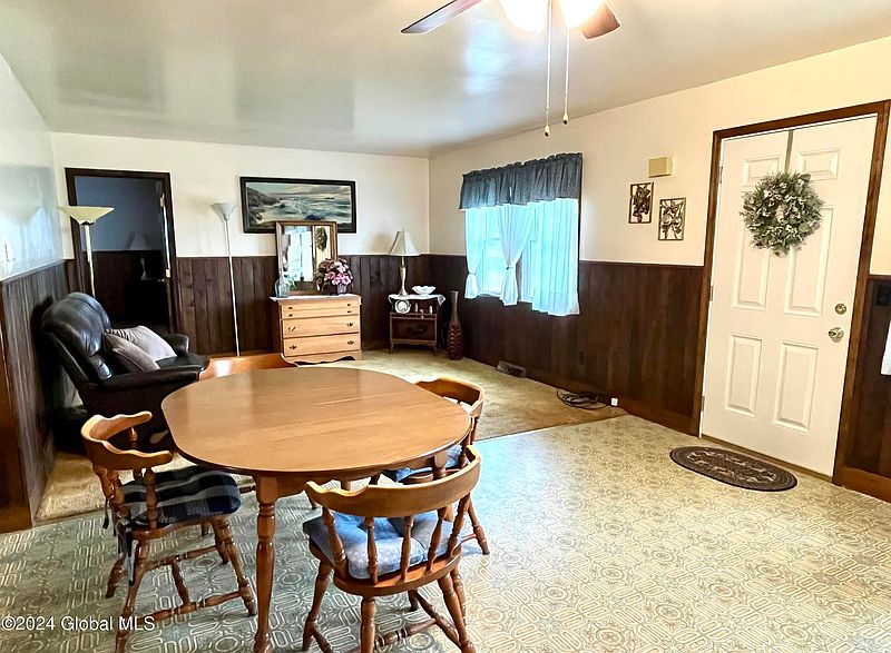 5th image of 14 Pin Oak Drive