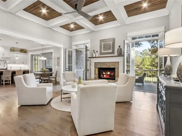 177 Cuthbert Ln, Acworth, GA 30101