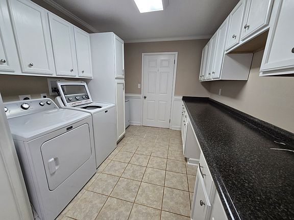 3rd image of 4680 Forestmanor Dr