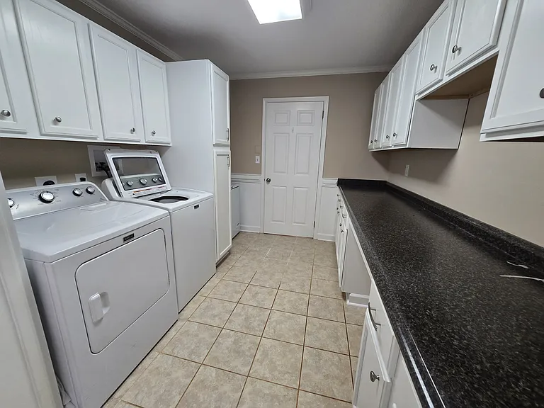 4680 Forestmanor Dr — Photo 22