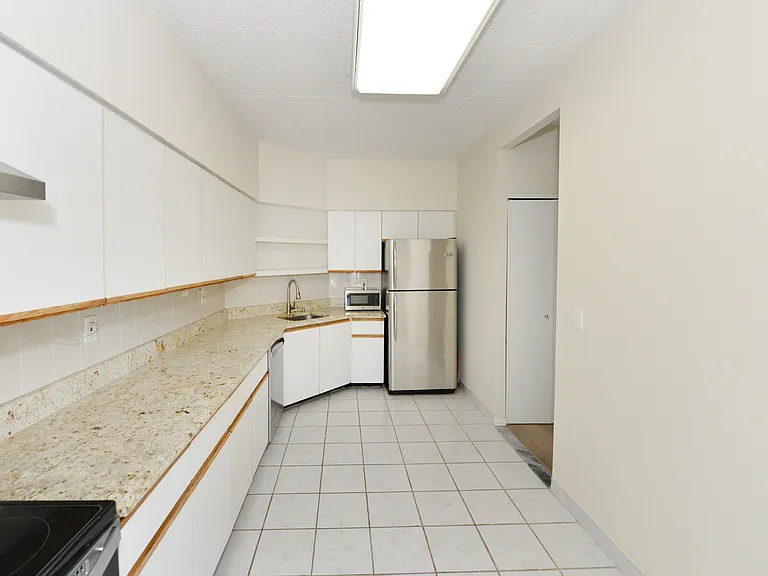 1077 River Rd #Penthouse 6 — Photo 14