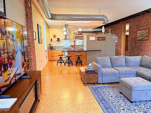 4th image of 251255 Bleecker St #1