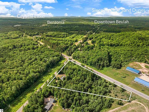 5th image of 3839 Wallaker Rd