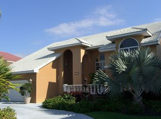 928 Allegro Ln, Apollo Beach, FL 33572