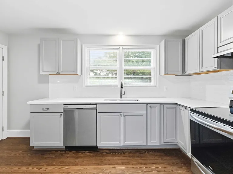 1388 Boiling Springs Rd — Photo 11