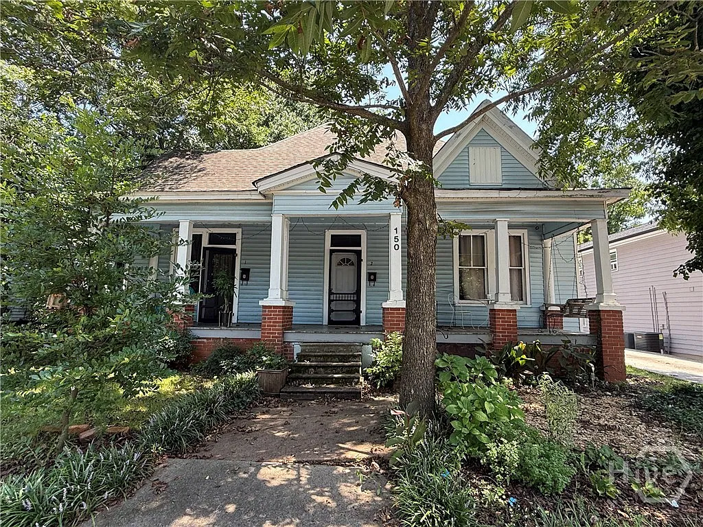 1 bed, 1.0 bath, 817 sqft, $1,250 — Photo 1
