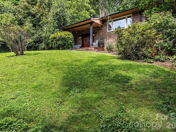 3rd image of 31 Mark Twain Rd