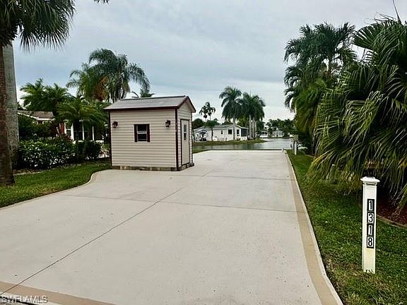 3rd image of 1318 Silver Lakes BLVD
