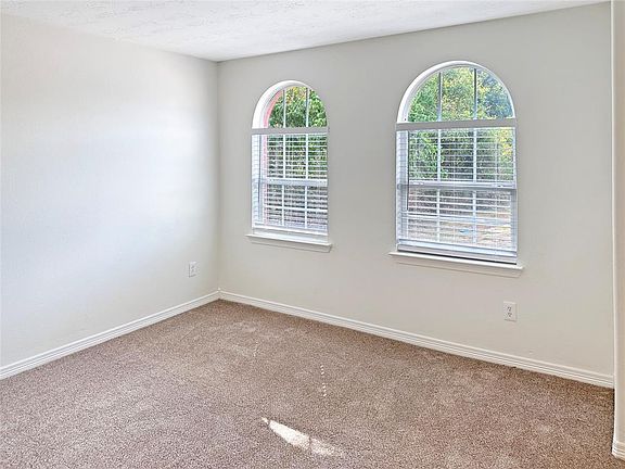 3rd image of 4500 Upland Circle Drive