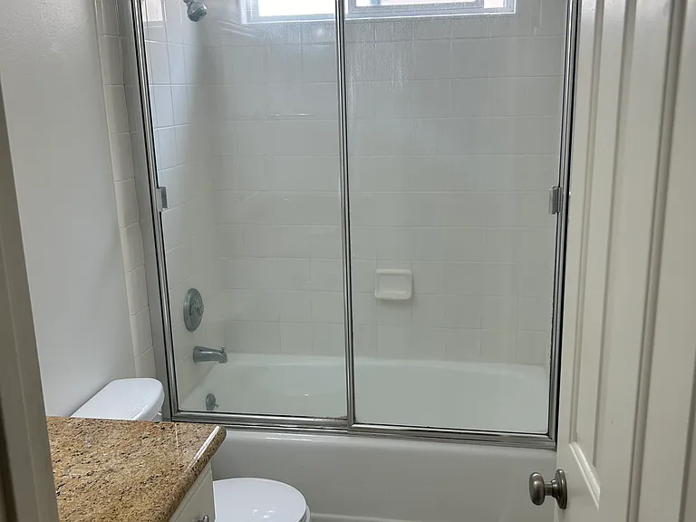1023 Ocean Park Blvd #7 — Photo 8