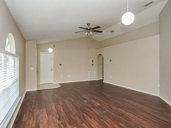3rd image of 1039 Brenton Leaf Dr