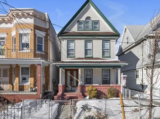 10447 89th Ave, Richmond Hill, NY 11418