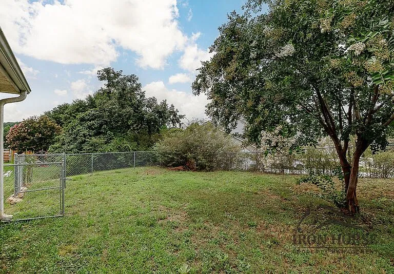 352 Shenandoah Cir — Photo 7