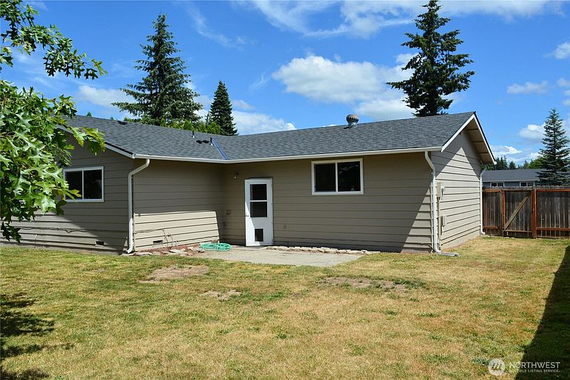 3rd image of 12518 42nd Avenue NE