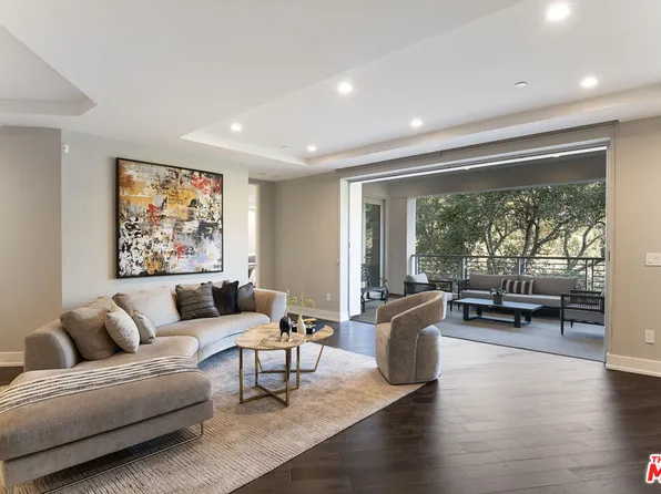460 N Palm Dr #303, Beverly Hills, CA 90210