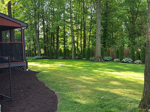 5th image of 2160 & 2164 Woodlawn Cir