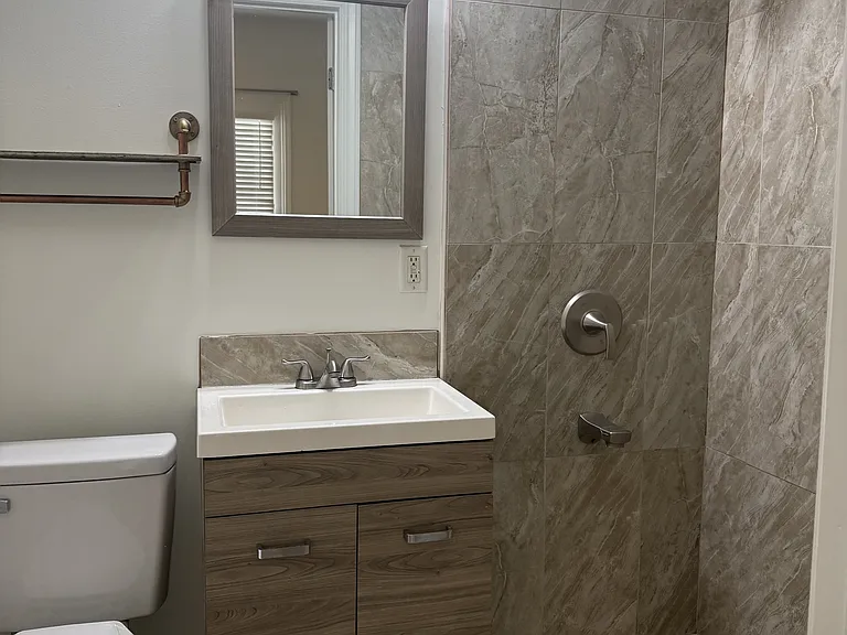 209 16th St NW #1-8 — Photo 7