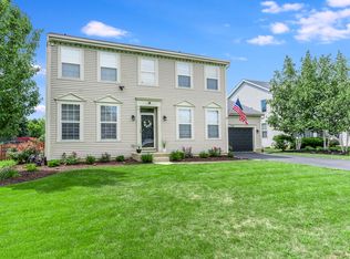 1544 Greystone Dr, Gurnee, IL 60031