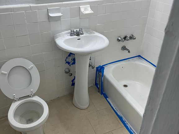 4th image of 4011 Kings Hwy APT Lf
