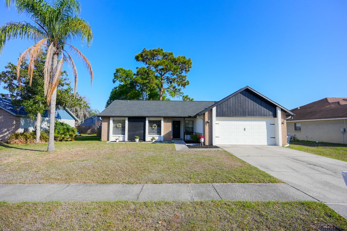 home-for-sale-spring-way-cir-valrico-fl-02