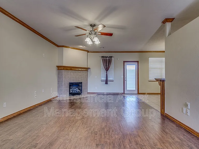 901 NE 26th Ct — Photo 6